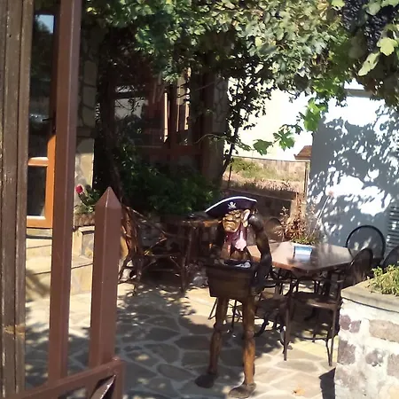 Anaksimander Guest Homestay *